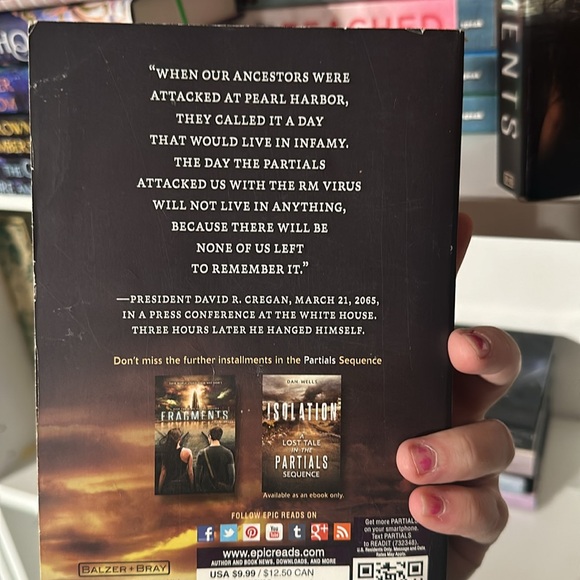 Dystopian Books - Picture 3 of 12